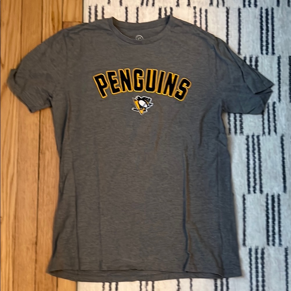 Gray Men’s Penguins T-Shirt
